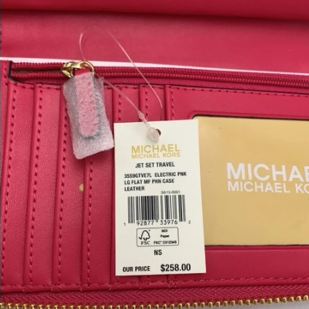 MICHAEL KORS Reed Large Belted  Shoulder Handbag & Multifunctional Phone Case